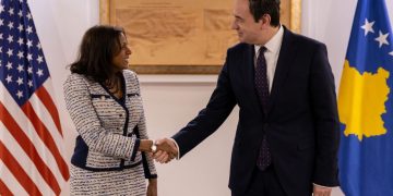 Prattipati takon Kurtin: Marrëdhënia ShBA-Kosovë, mban potencial të fortë