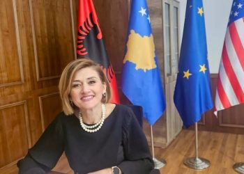 Ministrja Kusari inicon procedurën për çmimet tavan