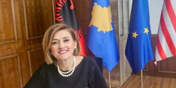 Ministrja Kusari inicon procedurën për çmimet tavan