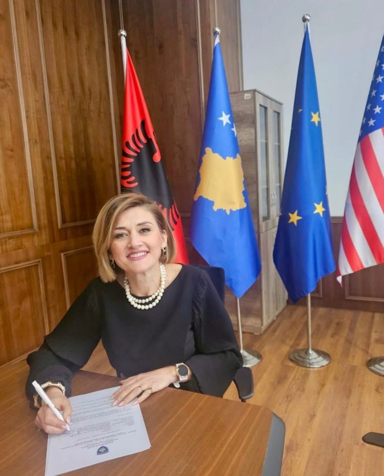 Ministrja Kusari inicon procedurën për çmimet tavan