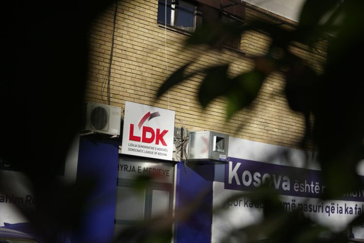 Shefja e deputetëve të LDK-së s’e përjashton mundësinë që të dalin me një kandidat për president