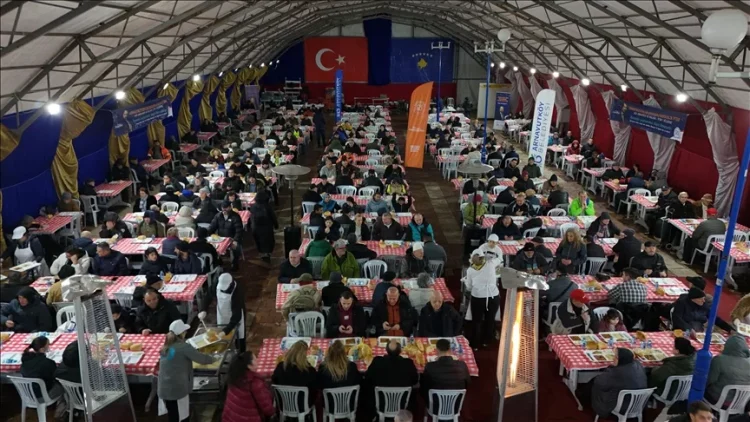 Komuna Arnavutkoy e Stambollit organizon iftar për 1500 persona në Kosovë