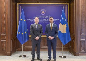 Konjufca takohet me Sorensenin, flasin për ecurinë e dialogut me Serbinë