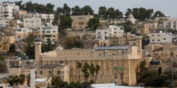 Kolonët izraelitë i vënë flakën xhamisë në Nablus, Palestina e quan aktin “barbari raciste”