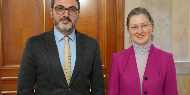 Gola priti në takim një delegacion të BE-së, flasin për konstituimin e legjislaturës së 10-të të Kuvendit