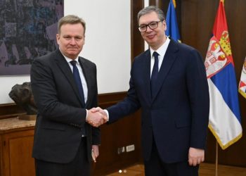 Vuçiq i shqetësuar për pranimin e Kosovës në aleancën ushtarake