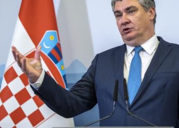 Presidenti i Kroacisë urdhëron ndërprerjen e plotë të bashkëpunimit ushtarak me Izraelin