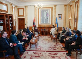 Haxhiu takon ministren e Jashtme të Shqipërisë, Elisa Spiropalin
