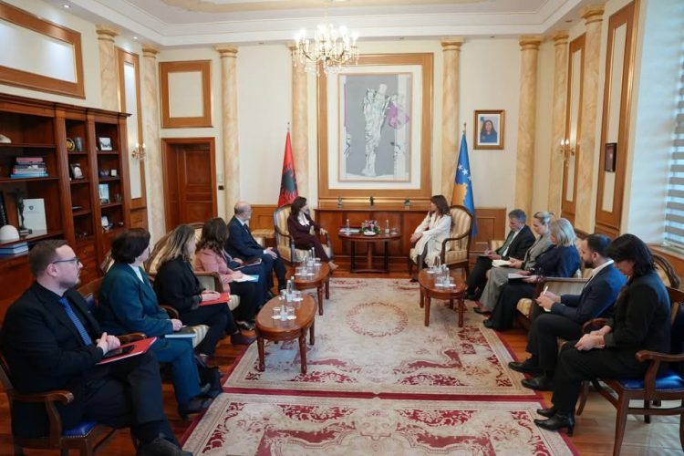 Haxhiu takon ministren e Jashtme të Shqipërisë, Elisa Spiropalin