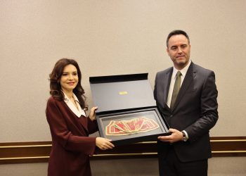 Konjufca: Takimet Kosovë–Shqipëri janë vëllazërore, jo vetëm bilaterale