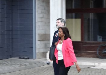 Pratipatti s’flet për media pas takimit me presidenten Osmani