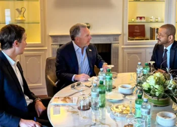 ShBA dhe Irani fillojnë bisedimet që shihen si thelbësore për të parandaluar konfliktin