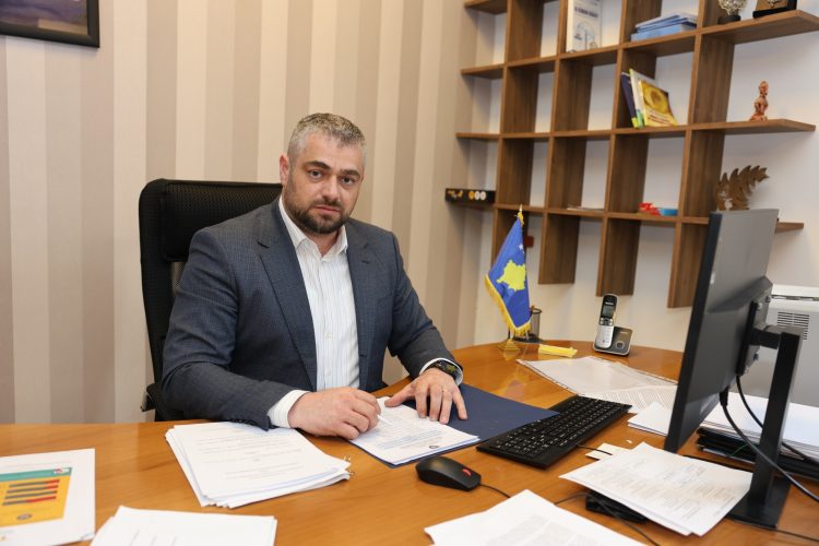 Ligji për statusin e veteranëve do t’i nënshtrohet vlerësimit, Hoti jep detaje