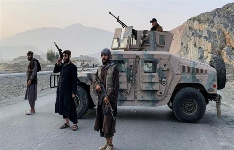 Pakistani dhe Afganistani shkëmbejnë sulme, raportohet për goditje në Kabul