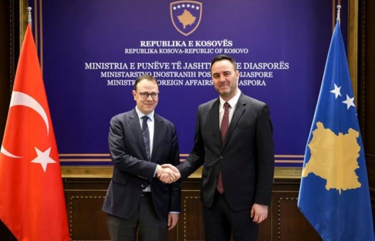 Konjufca takon Ambasadorin turk, riafirmohet partneriteti Kosovë-Turqi