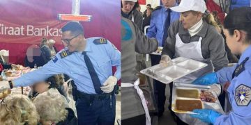 Policët e Mitrovicës së Jugut shpërndajnë ushqim gjatë iftarit