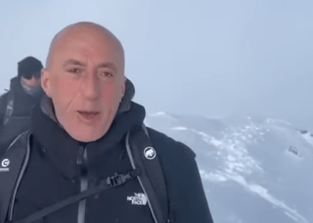 “E përmbyllëm javën e Pavarësisë”, Haradinaj ngjitet në majën e Gjeravicës (VIDEO)