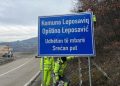 Hiqen tabelat serbisht në Leposaviq, vendosen ato në gjuhën shqipe