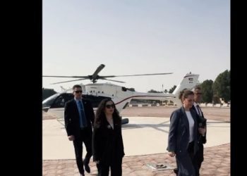 Vizita në Emirate, Osmani ndanë pamje teksa fluturon me helikopter mbi “Ishujt Palmë”