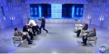Përplasje fizike live në Opinion, Buzhala go*det Albatros Rexhajn (Video)