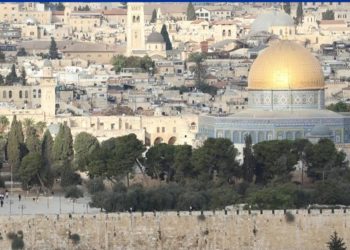 Dhjetëra kolonë të paligjshëm izr@elitë bastisin Xhaminë Al-Aksa në Kuds në ditën e pestë të Ramazanit