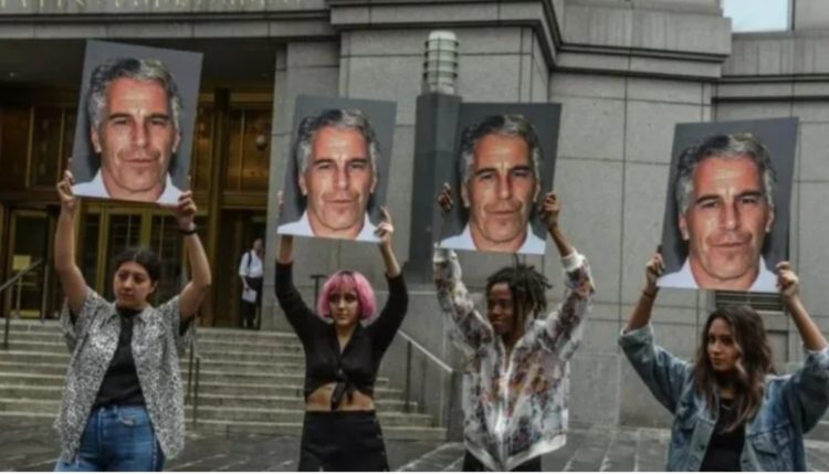 Zbardhet dëshmia tronditëse e një prej viktimave të Epstein: Më mashtruan dhe më izoluan në ishull