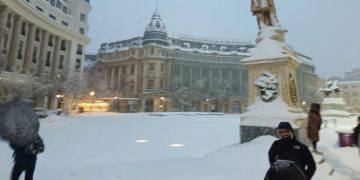 Alarm i kuq në Rumani, bllokohet transporti ajror dhe rrugor për shkak të reshjeve të dendura të borës