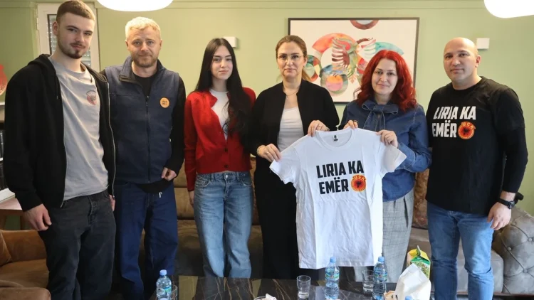 Platforma “Liria ka Emër” viziton edhe familjen e Rexhep Selimit
