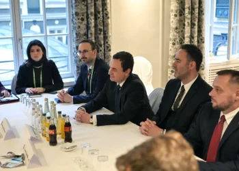 Kurti: Duhet të dorëzohet Radojçiqi, të nënshkruhet marrëveshja dhe të tërhiqet letra e Bërnabiqit