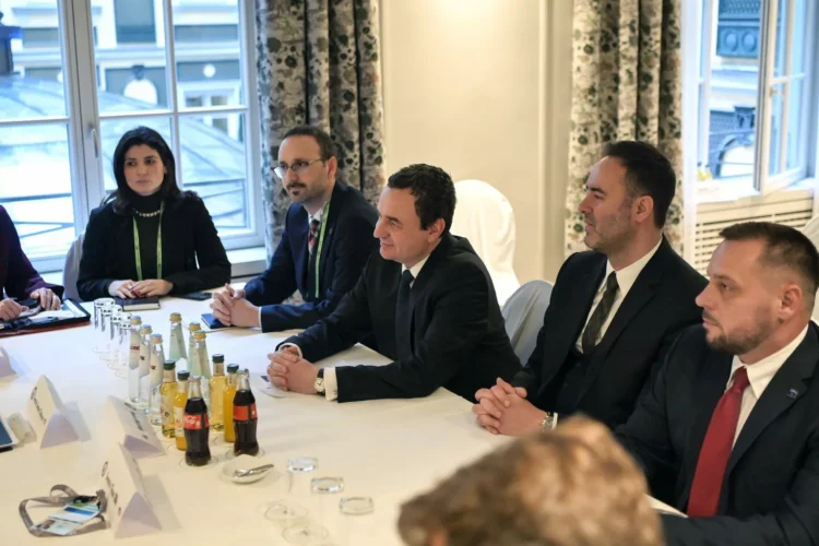 Kurti: Duhet të dorëzohet Radojçiqi, të nënshkruhet marrëveshja dhe të tërhiqet letra e Bërnabiqit