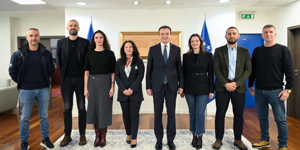 Kurti mirëpriti grupin e alpinistëve që do të ngjisin majën e Kilimanxharos