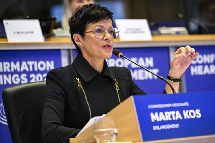 BE-ja shqyrton pezullimin e fondeve prej 1.6 miliard eurosh për Serbinë