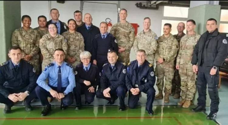 Policia e Kosovës pranon donacion nga KFOR-i