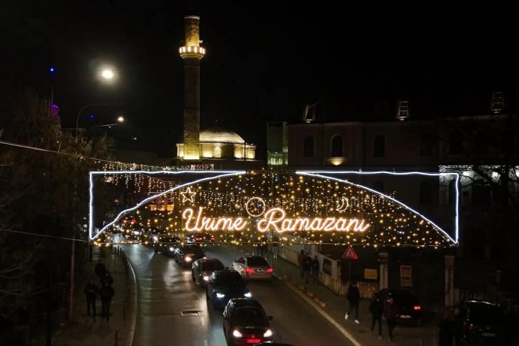 Ndriçohet Prishtina për nder të muajit të bekuar Ramazan