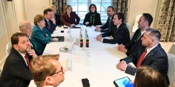 Kurti në Mynih me senatorët amerikanë: Dorëzimi i Radoiçiqit dhe rruga drejt NATO-s, mesazhe të qarta për Serbinë