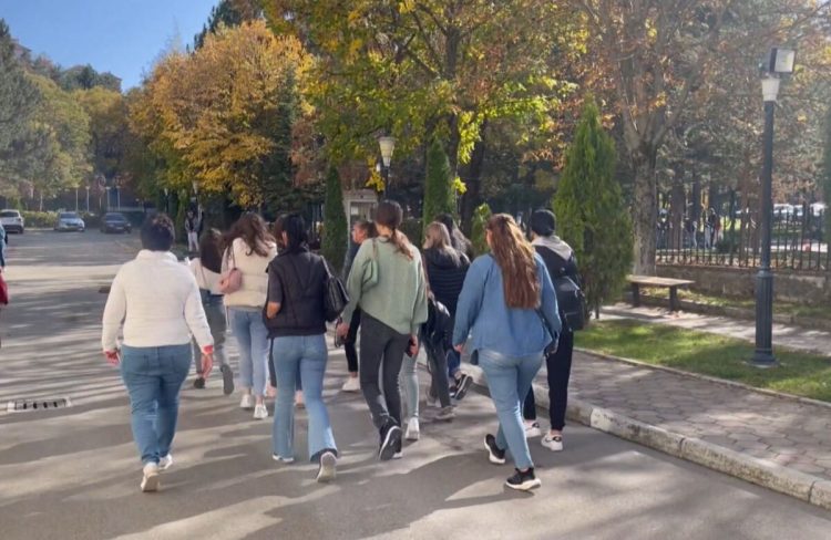 Nga Shqipëria ikën mbi 18 mijë të rinj brenda një viti