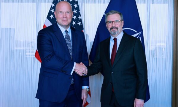 Ambasadori i SHBA’ve në NATO pas takimit me Bajramin: Diskutuam për bashkëpunimin e fortë mes KFOR’it dhe Kosovës