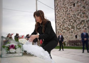 Haxhiu bëri homazhe në Kompleksin memorial në Gllogjan