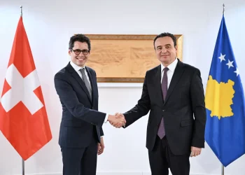 Kryeministri Kurti priti në takimin ambasadorin Sprecher