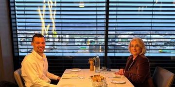 “Lutemi që të jemi sërish bashkë”, Endriti me mesazh prekës për babanë gjatë iftarit me nënën