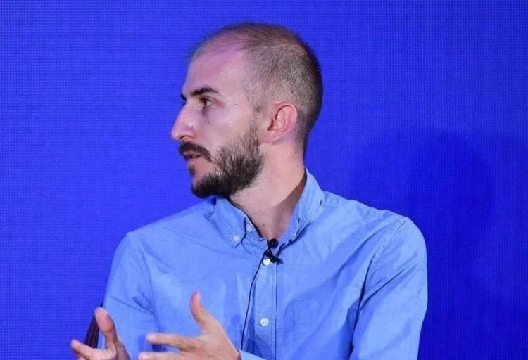 Sfida publike për Presidencën: “Ejani sonte në zyrat tona, i keni 33 nënshkrime!”