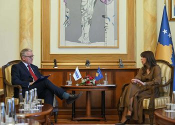 Albulena Haxhiu priti Shefin e OSBE-së në Kosovë, Gerard McGurk
