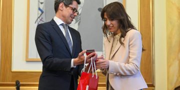 Haxhiu priti në takim Ambasadorin e Zvicrës, Jürg Sprecher