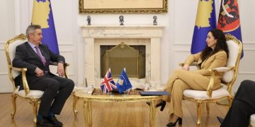 Ambasadori britanik shkruan për takimin me Osmanin: Bisedimet konstruktive, thelbësore për të gjetur zgjidhje