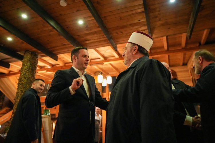 Abdixhiku shtron iftar për Myftiun Tërnava