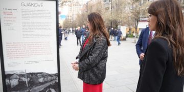 Haxhiu merr pjesë në ekspozitën ‘M@sakrat në Kosovë 1998 – 1999’