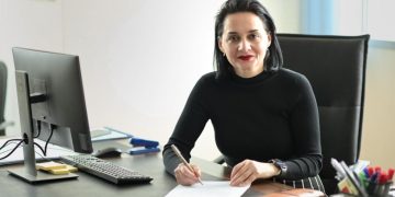 Ministrja Pacolli ndalon ndërtimet pa leje në parqet kombëtare