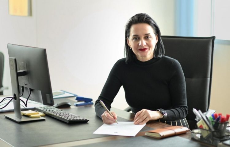 Ministrja Pacolli ndalon ndërtimet pa leje në parqet kombëtare