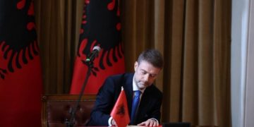 Hoxha: Bashkëpunim për avancimin e projektit evropian në Shqipëri e Kosovë