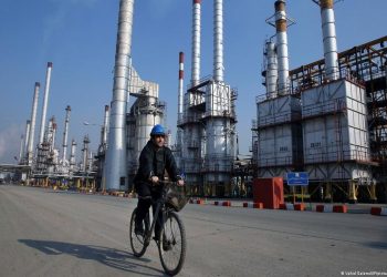 Teherani: Çmimet e naftës do të arrijnë në 200 dollarë për fuçi